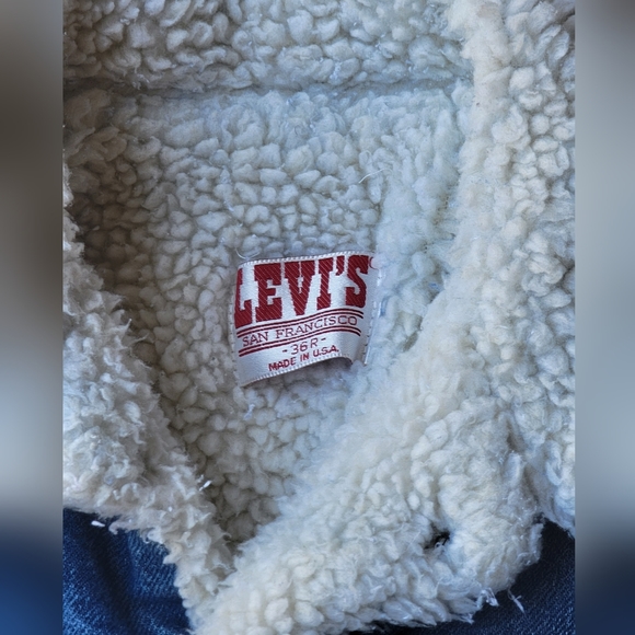 ❌SOLD❌ Vintage 80’s Levi's Sherpa Lined Denim Trucker Jacket 36R FLAW - Picture 2 of 9